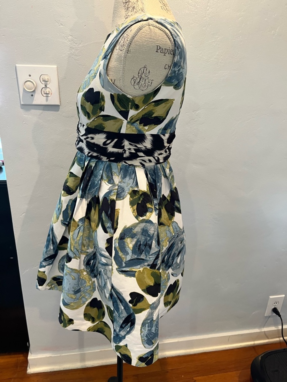 Taylor Petite Floral  Dress Size 6P - Picture 3 of 9